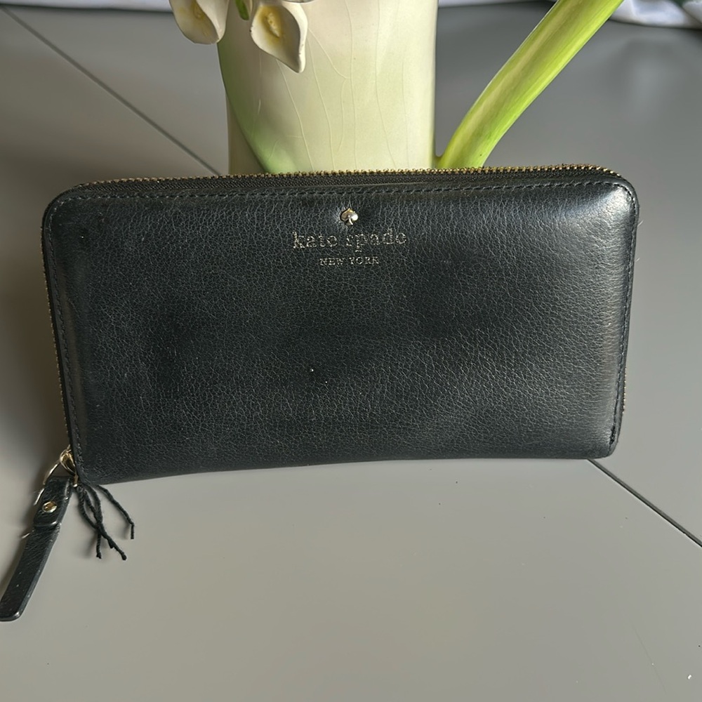 Kate Spade zip around wallet Black